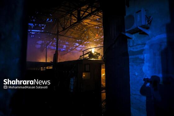 گزارش تصویری | آتش سوزی گسترده در کارگاه تولیدی مبل در بلوار توس مشهد