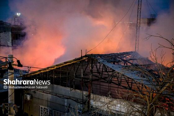 گزارش تصویری | آتش سوزی گسترده در کارگاه تولیدی مبل در بلوار توس مشهد