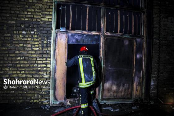 گزارش تصویری | آتش سوزی گسترده در کارگاه تولیدی مبل در بلوار توس مشهد