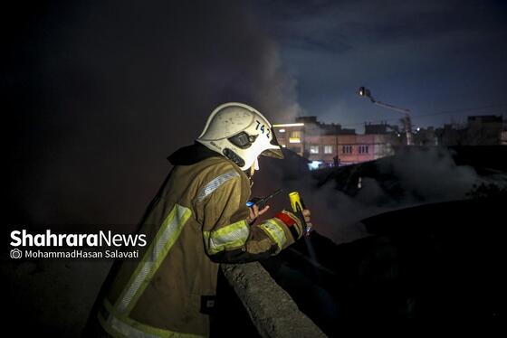گزارش تصویری | آتش سوزی گسترده در کارگاه تولیدی مبل در بلوار توس مشهد