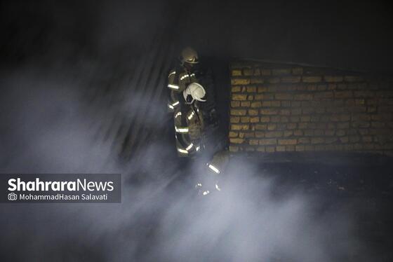 گزارش تصویری | آتش سوزی گسترده در کارگاه تولیدی مبل در بلوار توس مشهد