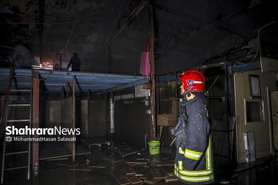 گزارش تصویری | آتش سوزی گسترده در کارگاه تولیدی مبل در بلوار توس مشهد