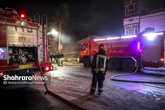 گزارش تصویری | آتش سوزی گسترده در کارگاه تولیدی مبل در بلوار توس مشهد
