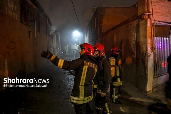 گزارش تصویری | آتش سوزی گسترده در کارگاه تولیدی مبل در بلوار توس مشهد