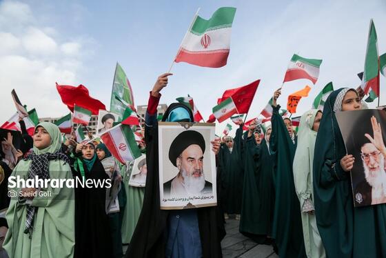 گزارش تصویری | مراسم آغاز چهل‌وهفتمین سالگرد دهه فجر انقلاب اسلامی در میدان شهدای مشهد