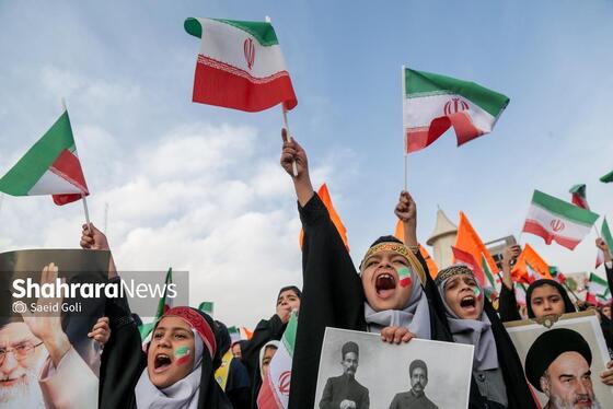 گزارش تصویری | مراسم آغاز چهل‌وهفتمین سالگرد دهه فجر انقلاب اسلامی در میدان شهدای مشهد