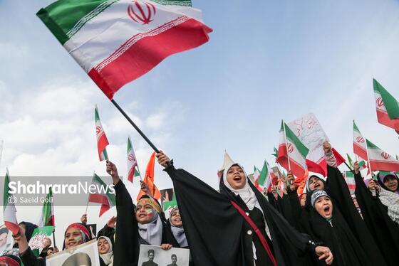 گزارش تصویری | مراسم آغاز چهل‌وهفتمین سالگرد دهه فجر انقلاب اسلامی در میدان شهدای مشهد