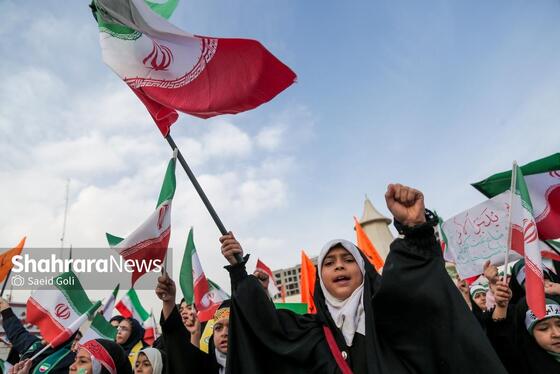 گزارش تصویری | مراسم آغاز چهل‌وهفتمین سالگرد دهه فجر انقلاب اسلامی در میدان شهدای مشهد