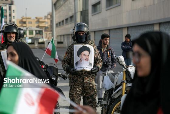 گزارش تصویری | مراسم آغاز چهل‌وهفتمین سالگرد دهه فجر انقلاب اسلامی در میدان شهدای مشهد