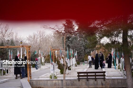 گزارش تصویری | آیین سنتی «چراغ برات» در بهشت رضا (ع) مشهد