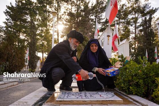 گزارش تصویری | آیین سنتی «چراغ برات» در بهشت رضا (ع) مشهد