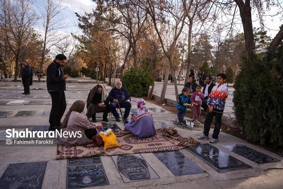 گزارش تصویری | آیین سنتی «چراغ برات» در بهشت رضا (ع) مشهد