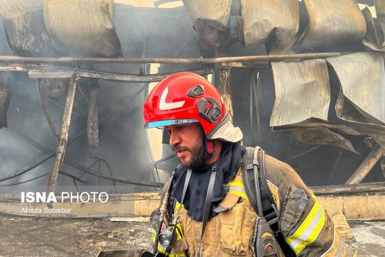 گزارش تصویری | آتش‌سوزی بازارچه جنت‌آباد تهران