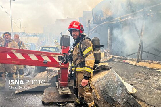 گزارش تصویری | آتش‌سوزی بازارچه جنت‌آباد تهران