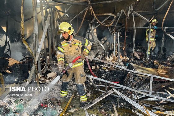 گزارش تصویری | آتش‌سوزی بازارچه جنت‌آباد تهران