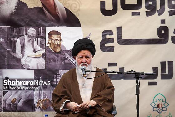 گزارش تصویری | اجتماع حوزویان در دفاع از ولایت در مشهد