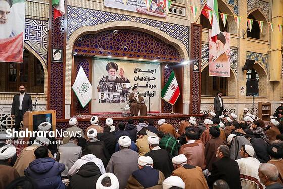 گزارش تصویری | اجتماع حوزویان در دفاع از ولایت در مشهد