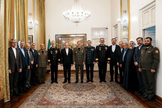 فرمانده کل ارتش: امروز، دیپلماسی و میدان یک موضوع جامع هستند | دشمن فقط زبان قدرت را می‌فهمد + فیلم