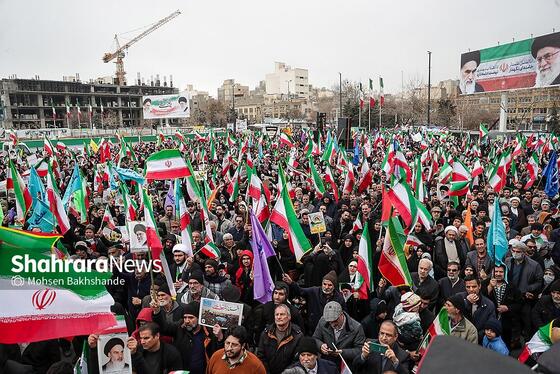 گزارش تصویری | راهپیمایی مردم مشهد در یوم الله ۲۲ بهمن ۱
