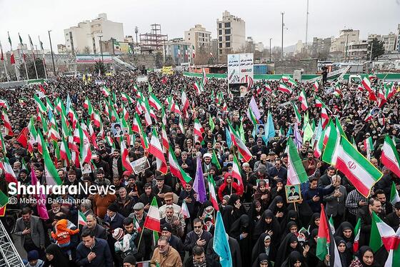 گزارش تصویری | راهپیمایی مردم مشهد در یوم الله ۲۲ بهمن ۱