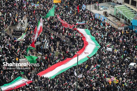 گزارش تصویری | راهپیمایی مردم مشهد در یوم الله ۲۲ بهمن ۱