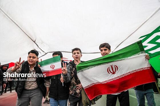 گزارش تصویری | راهپیمایی مردم مشهد در یوم الله ۲۲ بهمن ۱