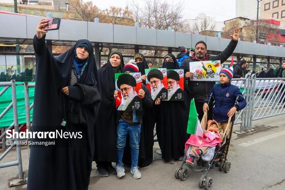 گزارش تصویری | راهپیمایی مردم مشهد در یوم الله ۲۲ بهمن ۲