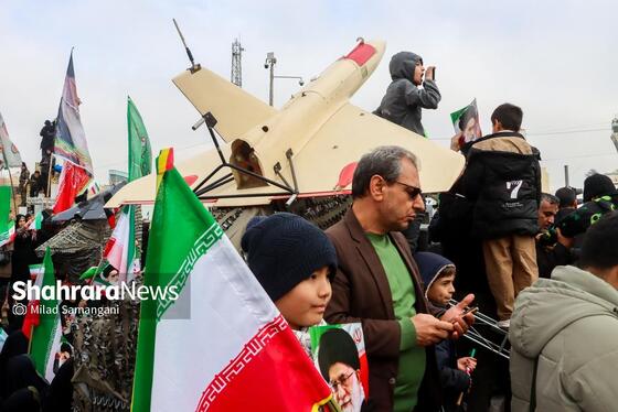 گزارش تصویری | راهپیمایی مردم مشهد در یوم الله ۲۲ بهمن ۲