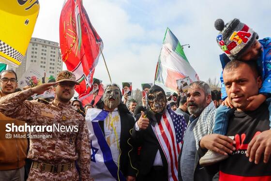 گزارش تصویری | راهپیمایی مردم مشهد در یوم الله ۲۲ بهمن ۲