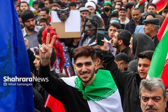 گزارش تصویری | راهپیمایی مردم مشهد در یوم الله ۲۲ بهمن ۲