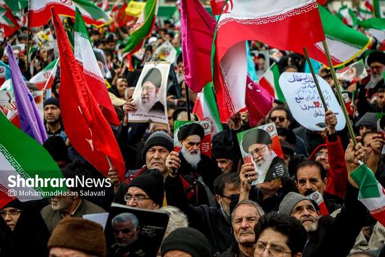 گزارش تصویری | راهپیمایی مردم مشهد در یوم الله ۲۲ بهمن -۳