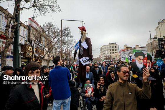 گزارش تصویری | راهپیمایی مردم مشهد در یوم الله ۲۲ بهمن -۳