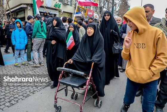 گزارش تصویری | راهپیمایی مردم مشهد در یوم الله ۲۲ بهمن -۳