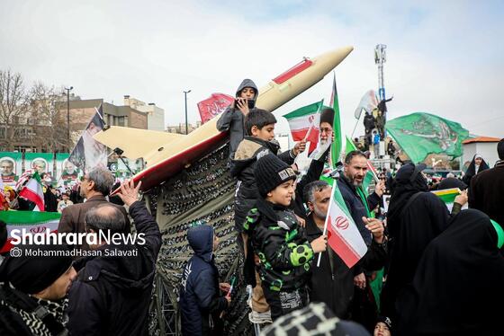 گزارش تصویری | راهپیمایی مردم مشهد در یوم الله ۲۲ بهمن -۳