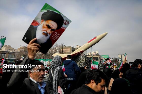 گزارش تصویری | راهپیمایی مردم مشهد در یوم الله ۲۲ بهمن -۳