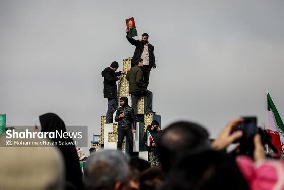 گزارش تصویری | راهپیمایی مردم مشهد در یوم الله ۲۲ بهمن -۳