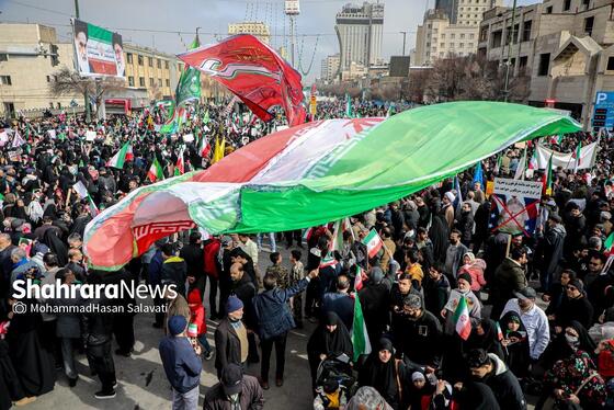 گزارش تصویری | راهپیمایی مردم مشهد در یوم الله ۲۲ بهمن -۳