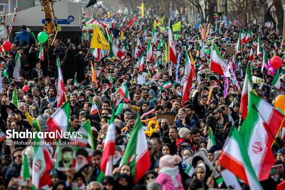 گزارش تصویری | راهپیمایی مردم مشهد در یوم الله ۲۲ بهمن -۳
