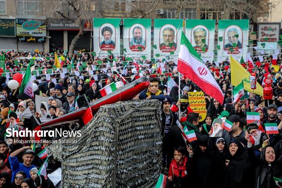 گزارش تصویری | راهپیمایی مردم مشهد در یوم الله ۲۲ بهمن -۳