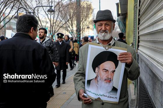 گزارش تصویری | راهپیمایی مردم مشهد در یوم الله ۲۲ بهمن -۳