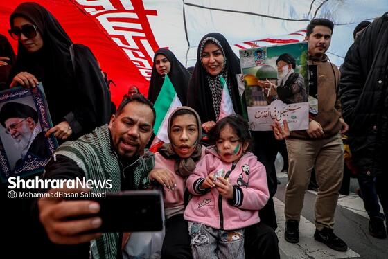 گزارش تصویری | راهپیمایی مردم مشهد در یوم الله ۲۲ بهمن -۳