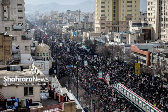 گزارش تصویری | راهپیمایی مردم مشهد در یوم الله ۲۲ بهمن -۳