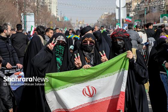 گزارش تصویری | راهپیمایی مردم مشهد در یوم الله ۲۲ بهمن -۳