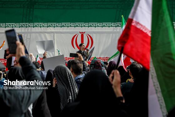 گزارش تصویری | راهپیمایی مردم مشهد در یوم الله ۲۲ بهمن -۳