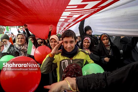 گزارش تصویری | پرچم بالاست