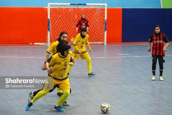 گزارش تصویری | لیگ برتر فوتسال بانوان | مسابقه فوتسال بازرگانی دائم پناه مشهد و سپاهان اصفهان