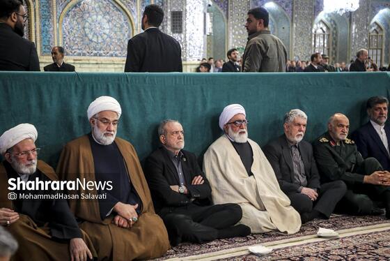 گزارش تصویری | مراسم چهلم شهدای حوادث دی ماه در حرم مطهر رضوی با حضور رئیس جمهور