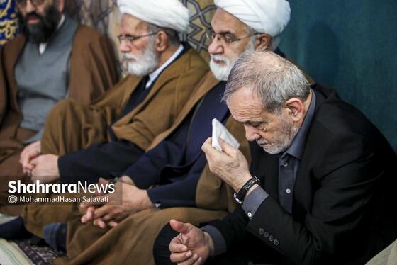 گزارش تصویری | مراسم چهلم شهدای حوادث دی ماه در حرم مطهر رضوی با حضور رئیس جمهور