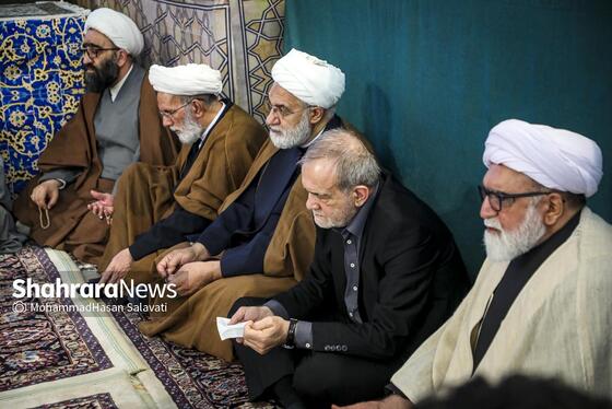 گزارش تصویری | مراسم چهلم شهدای حوادث دی ماه در حرم مطهر رضوی با حضور رئیس جمهور