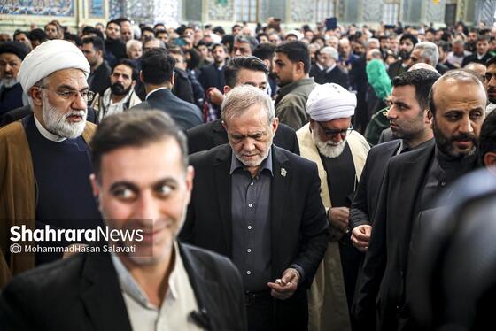 گزارش تصویری | مراسم چهلم شهدای حوادث دی ماه در حرم مطهر رضوی با حضور رئیس جمهور